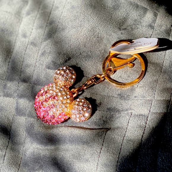 Adorable Mouse head keychain - Picture 2 of 5